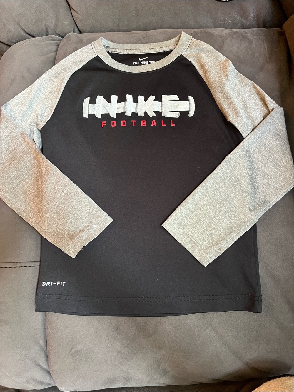 Nike Black Crewneck Football Dri-FIT Shirt with Gray Raglan Sleeves size 6/7